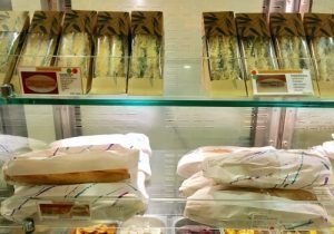Restaurante Vegetariano Ecocentro, es un multiespacio que cuenta con un restaurante, tienda ecológica, sala de actividades, talleres y yoga. Dispone de Menú del Día y Carta, con Comida Vegetariana y Orgánica en Chamberí. También se pueden realizar las compras en su Tienda online.