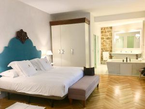 Aceite de Oliva Virgen Extra Picual Hotel Palacio de Úbeda por dentro