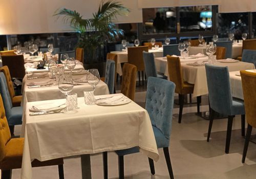 Restaurante Indio Annapurna, de reciente apertura en Madrid, con una elegante decoración y un menú degustación con platos deliciosos: Arroz, Cordero, Verdudas, Curry, Samosas, Especialidades Tandoori, Massala y Pan Naan. Precios razonables para cocina India de gran calidad.