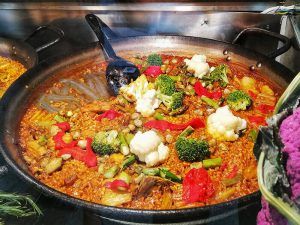 paella by rodrigo de la calle- mercado de san miguel madrid