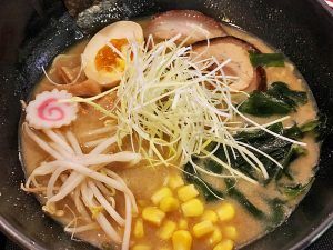 Gastronomía-Valencia-Ramen-Kuma-Plato