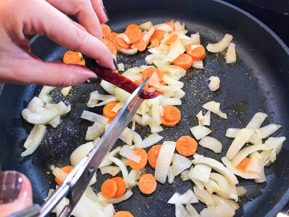 Espaguetis-de-Calabacín-y-Calabaza-con-Langostinos-Añadir-Peperoncino