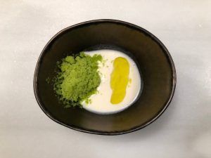 Ajoblanco de coco y alnedra con granizado de piña y albahaca 300x225