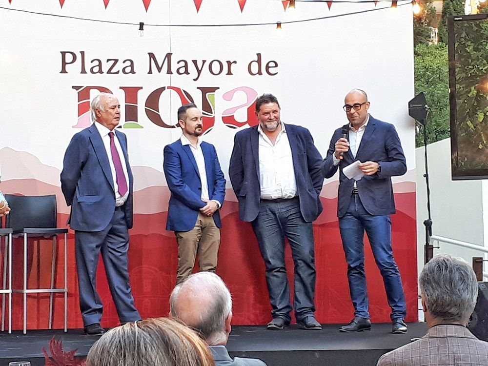 VIÑEDOS SINGULARES PLAZA MAYOR DE RIOJA, DE LA RIOJA BODEGUEROS