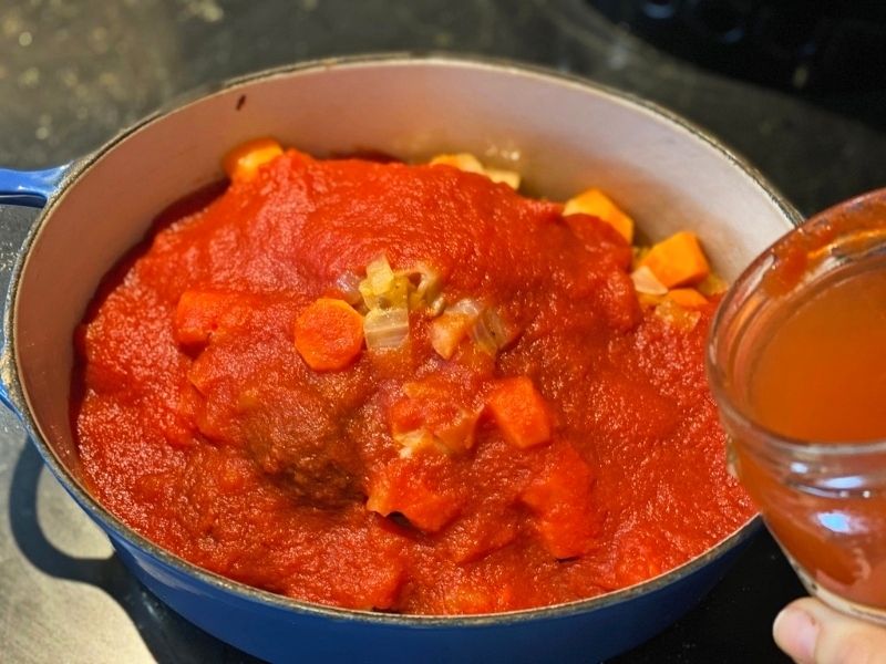 cocinar albóndigas con tomate