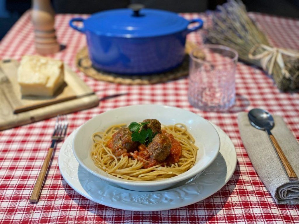 ESPAGUETIS CON ALBÓNDIGAS
