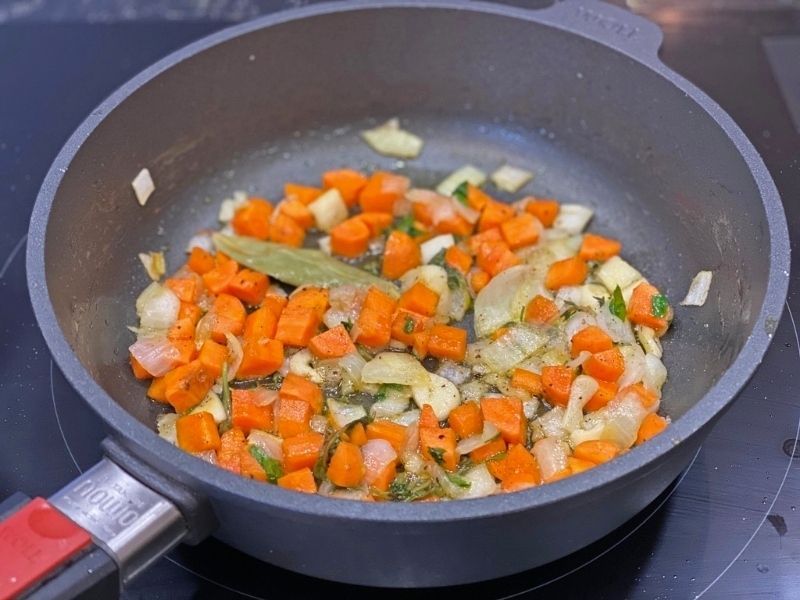 espaguetis a la boloñesa ingredientes sofrito