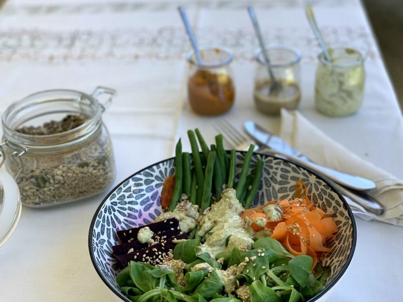 ensalada con aliño de cáñamo