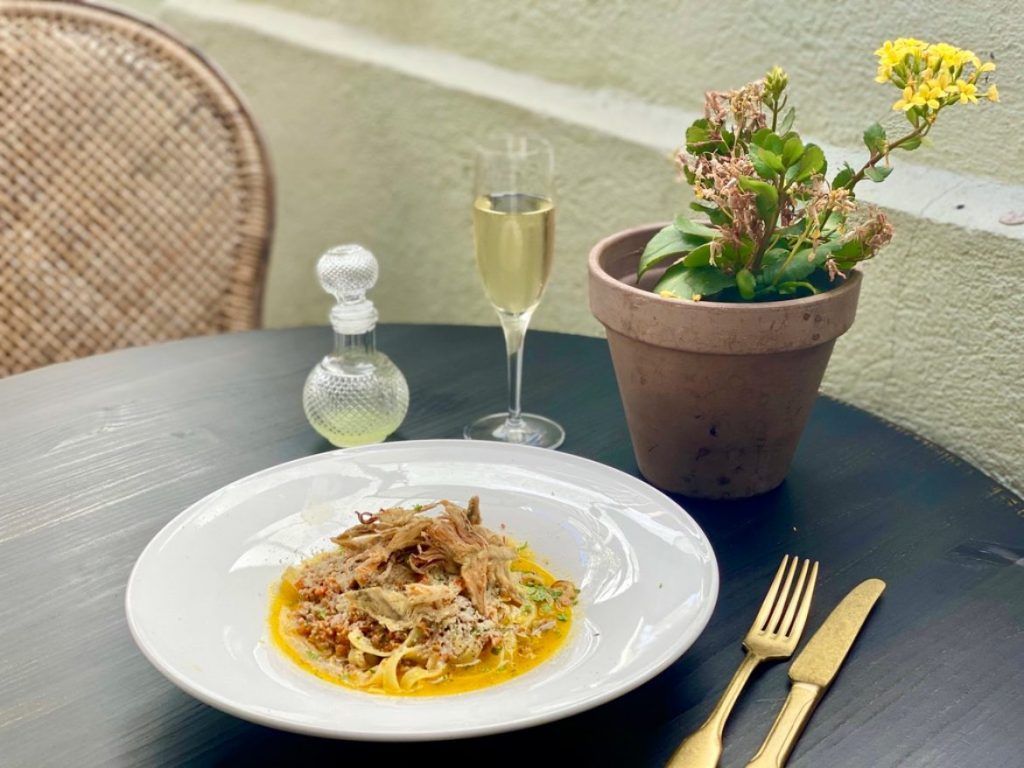 tagliatelle ragú bianco