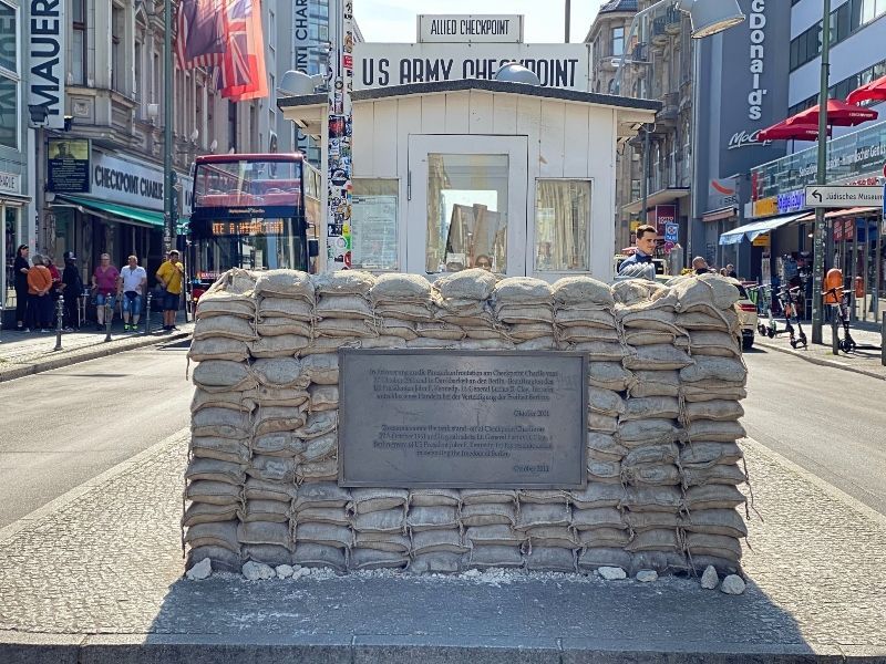 checkpoint charlie viajar a Berlín