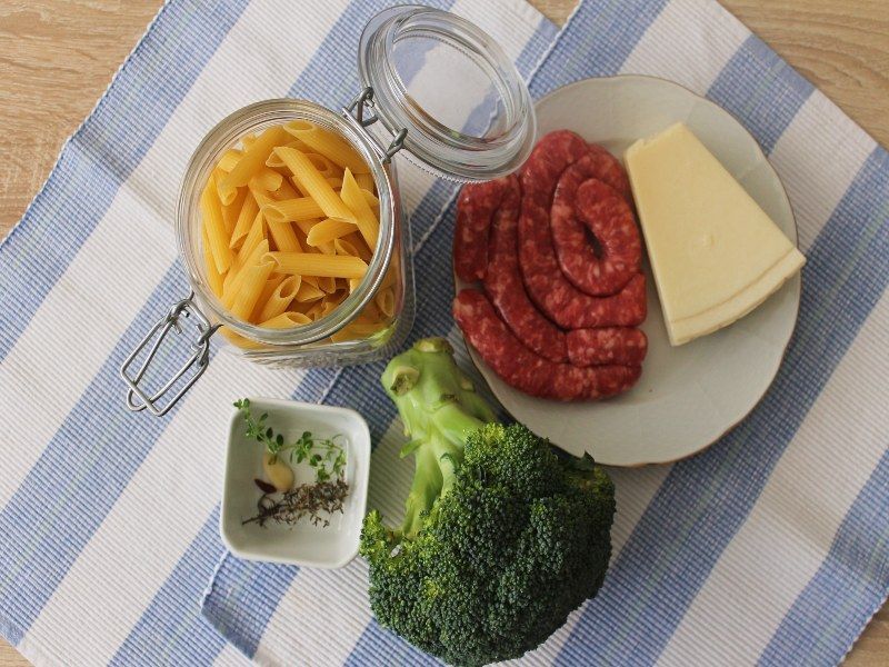 PASTA CON BRÓCOLI INGREDIENTES