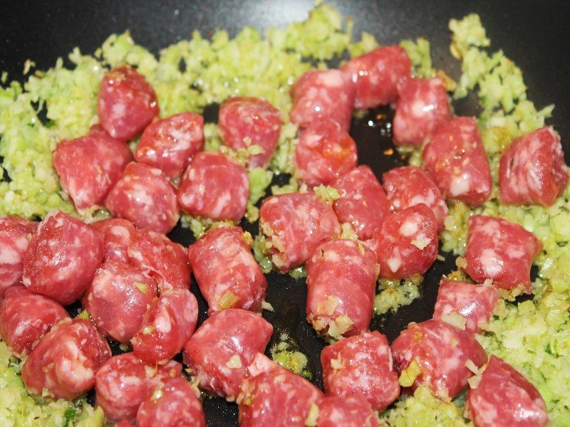 PASTA CON BRÓCOLI SALCHICHAS