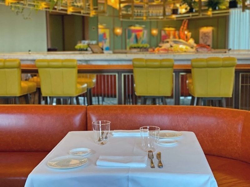 dani brasserie decoración