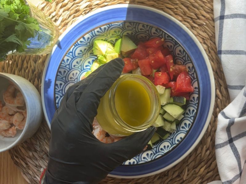 ensalada de langostinos aliño