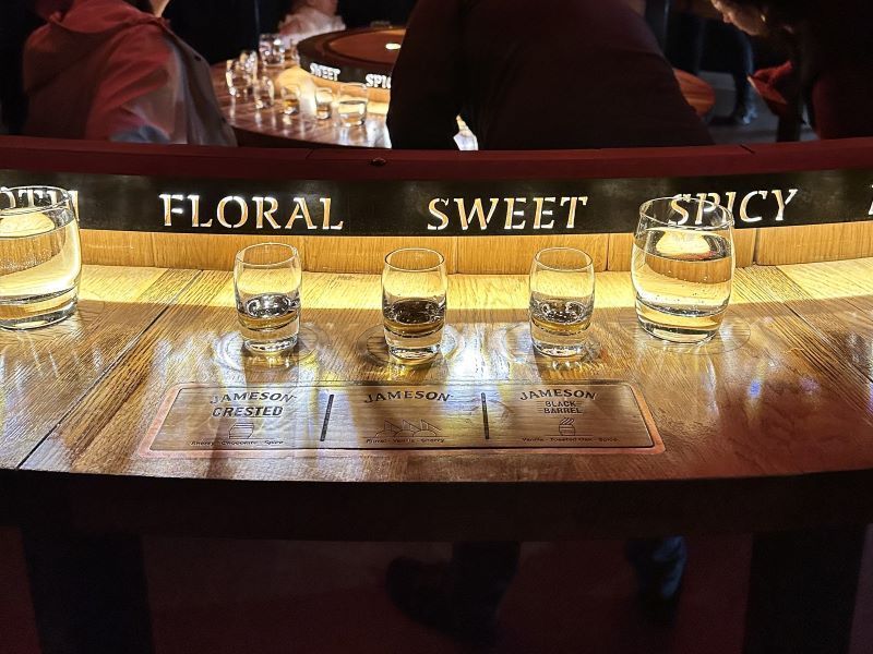 GUIA VIAJAR A DUBLIN - JAMESON DESTILERIA cata whisky
