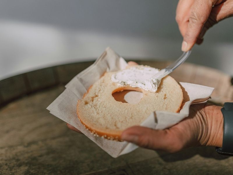 Bagels con queso crema y salmon ahumado 2