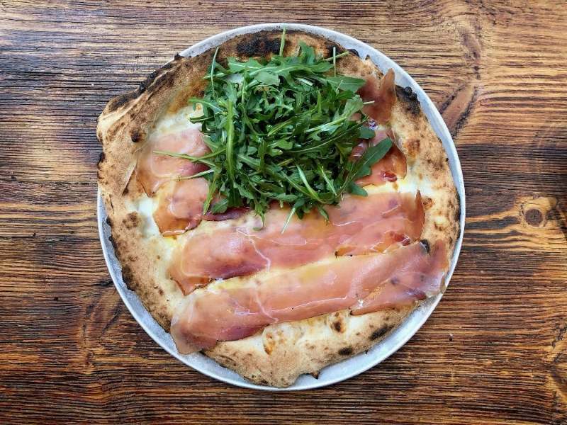 LA MEJOR PIZZA DE MADRID - HOT NOW pizza