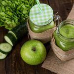 Receta casera de batido verde con espinacas y manzana batido verde portada