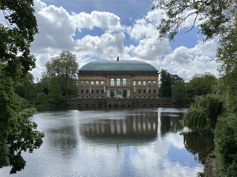 DUSSELDORF palacio