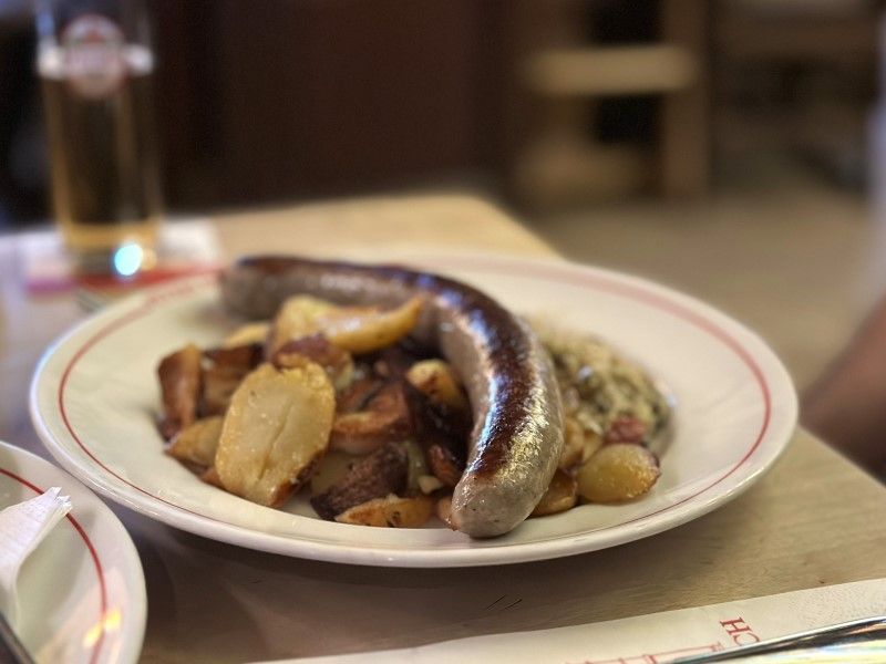 VIAJAR A COLONIA - PETER BRAUHAUS salchicha bratwurst
