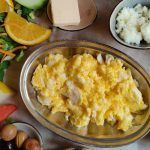 Receta casera de huevos revueltos con verduras y feta huevos revueltos