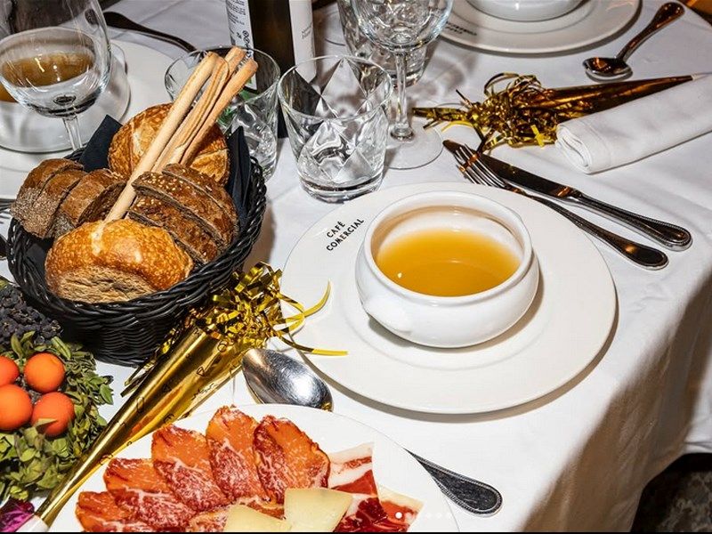 CELEBRAR LA NAVIDAD EN MADRID - Cafe Comercial