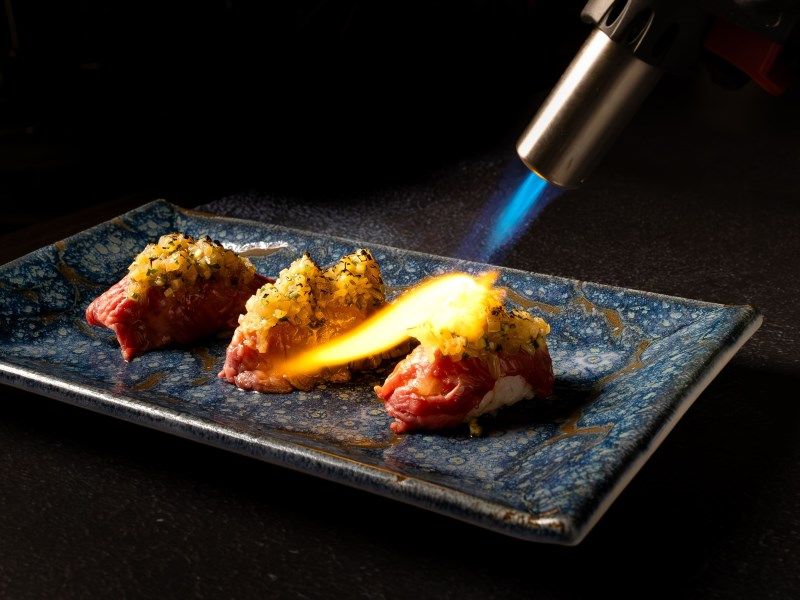 RESTAURANTE LA CUADRA DE SALVADOR STEAKHOUSE - Nigiri Shi-fa