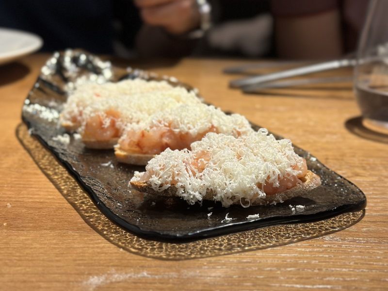 MEJORES TERRAZAS DE MADRID- VARRO tosta gambas mantequilla semisalada