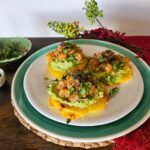 Receta gourmet de tostones con tartar de salmón Tostones con tartar de salmón