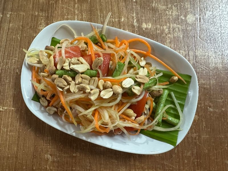 Ensalada de papaya escuela de cocina sukjai home chiang mai