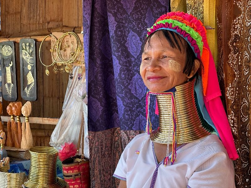 Mujeres jirafa viajar a Tailandia 1