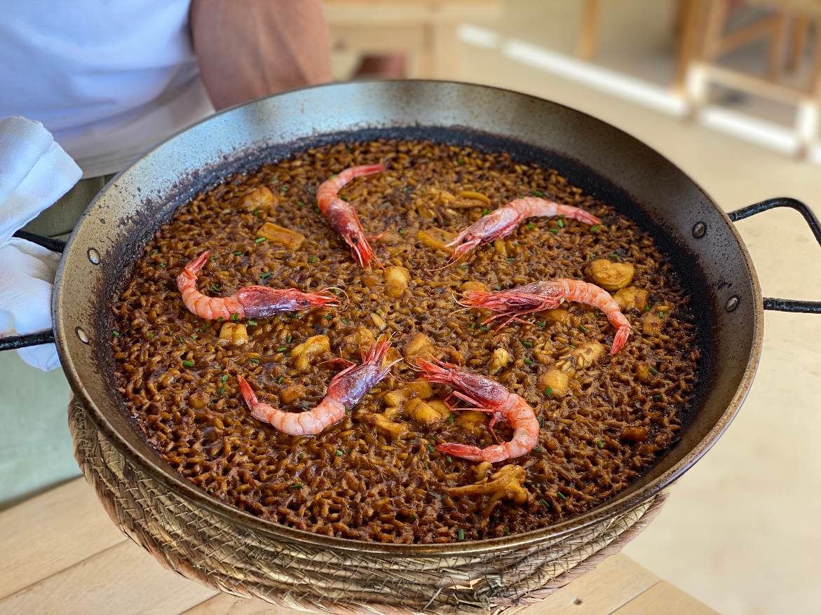 Chiringuito y portada que comer Formentera
